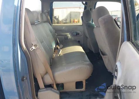 2000 Chevrolet C3500 из США, поврежденный, VIN 1GCGC33R5YF472320